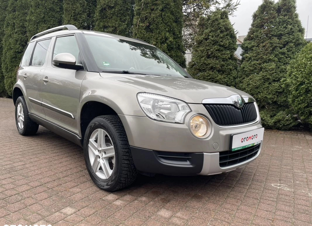 Skoda Yeti cena 39800 przebieg: 174000, rok produkcji 2013 z Strzelce Opolskie małe 562
